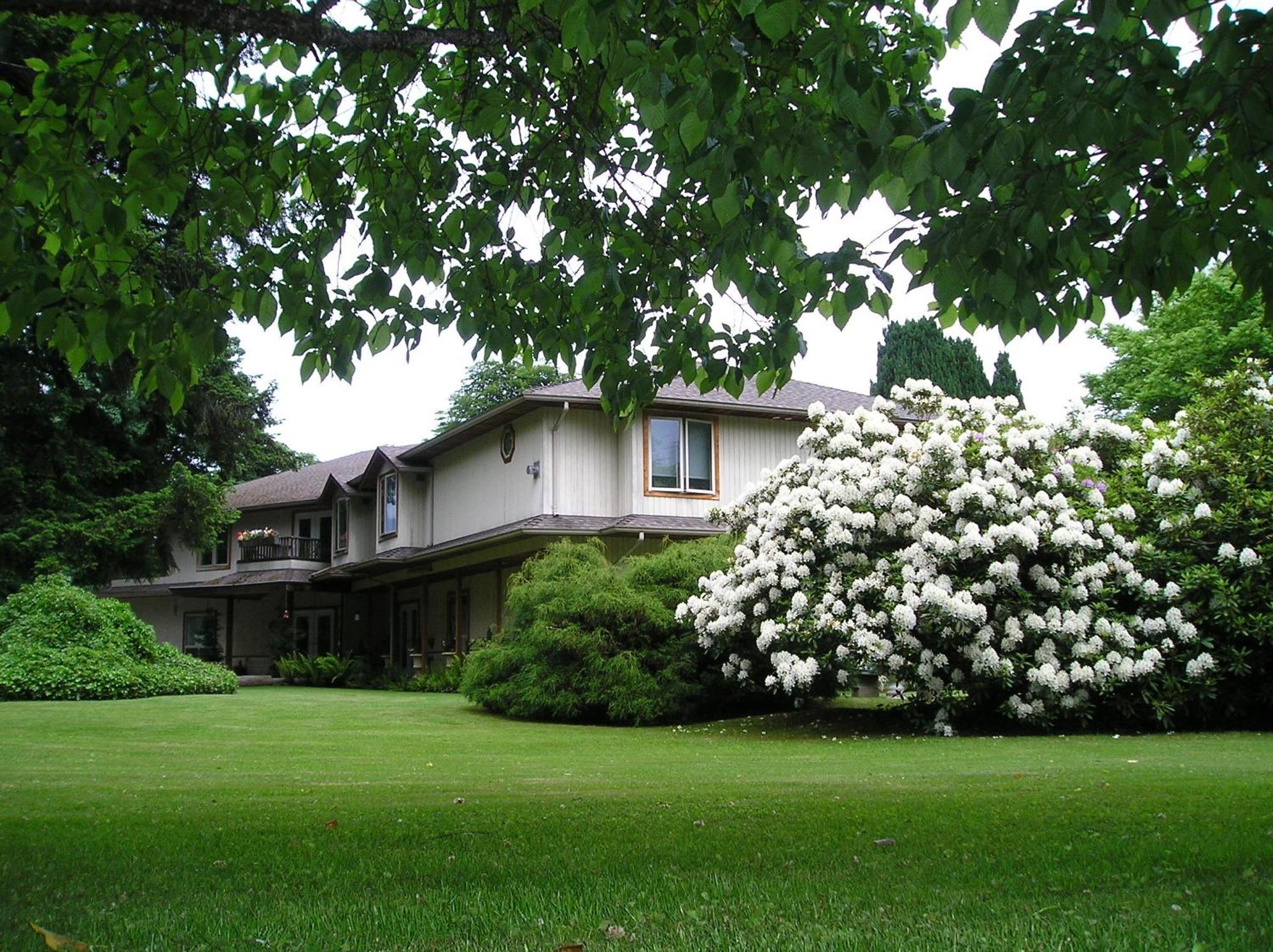 Cedar Wood Lodge Bed & Breakfast Inn Port Alberni Exterior foto