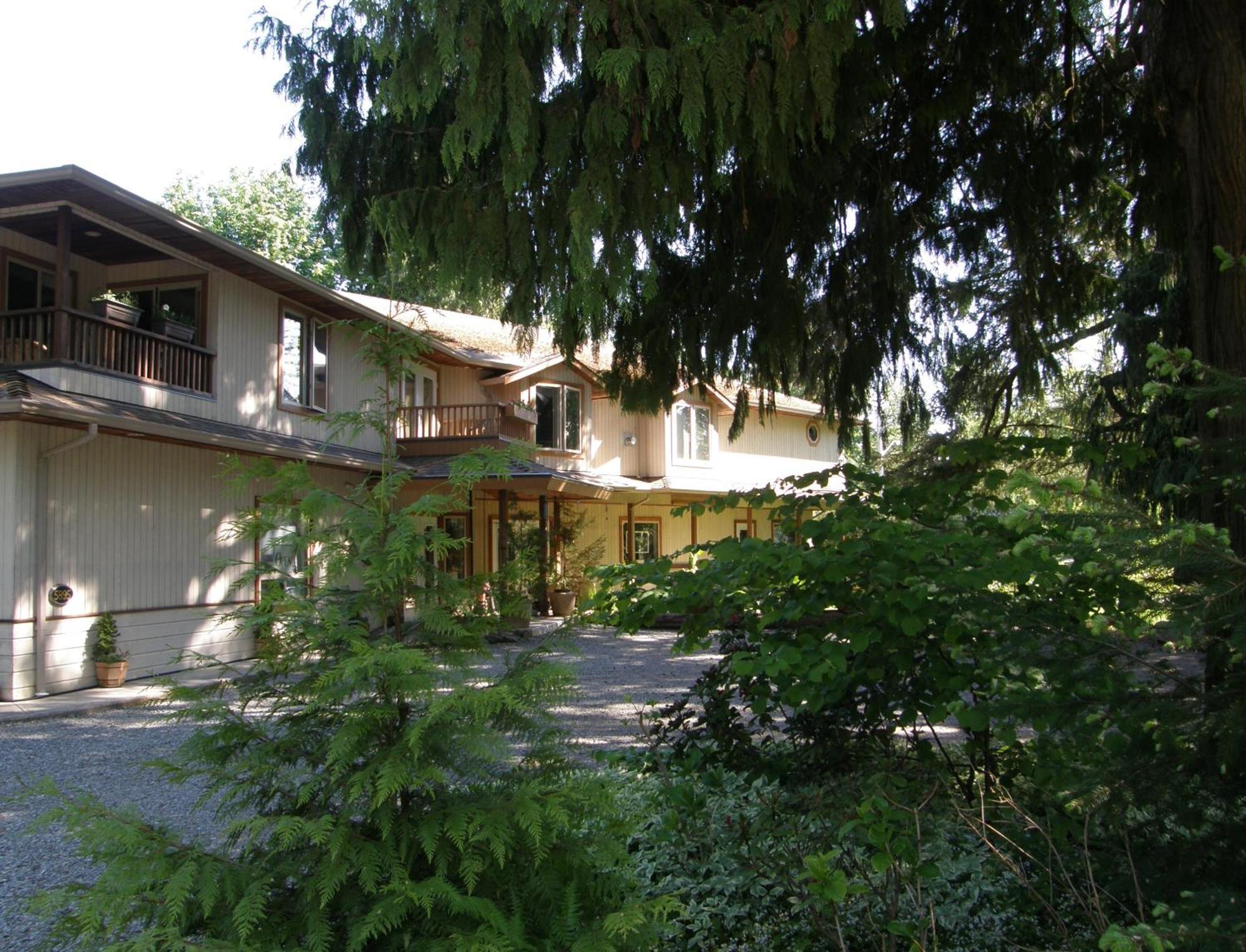 Cedar Wood Lodge Bed & Breakfast Inn Port Alberni Exterior foto