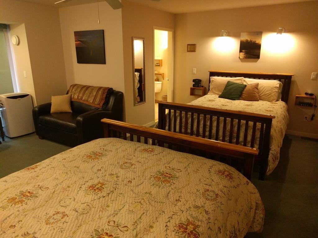 Cedar Wood Lodge Bed & Breakfast Inn Port Alberni Exterior foto