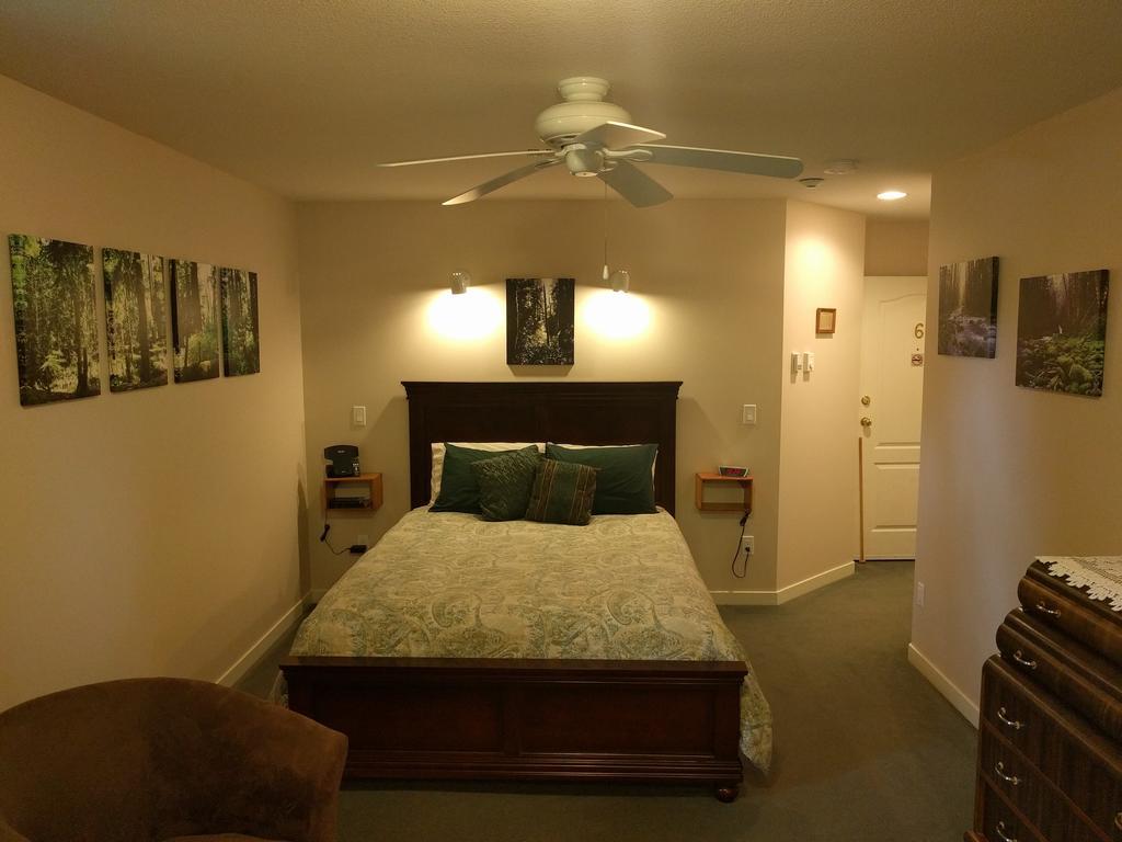 Cedar Wood Lodge Bed & Breakfast Inn Port Alberni Exterior foto